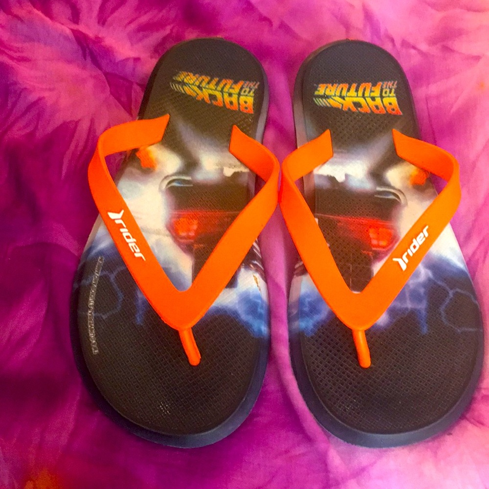 Hot Topic Limited edition Ryder back to the future flip flip